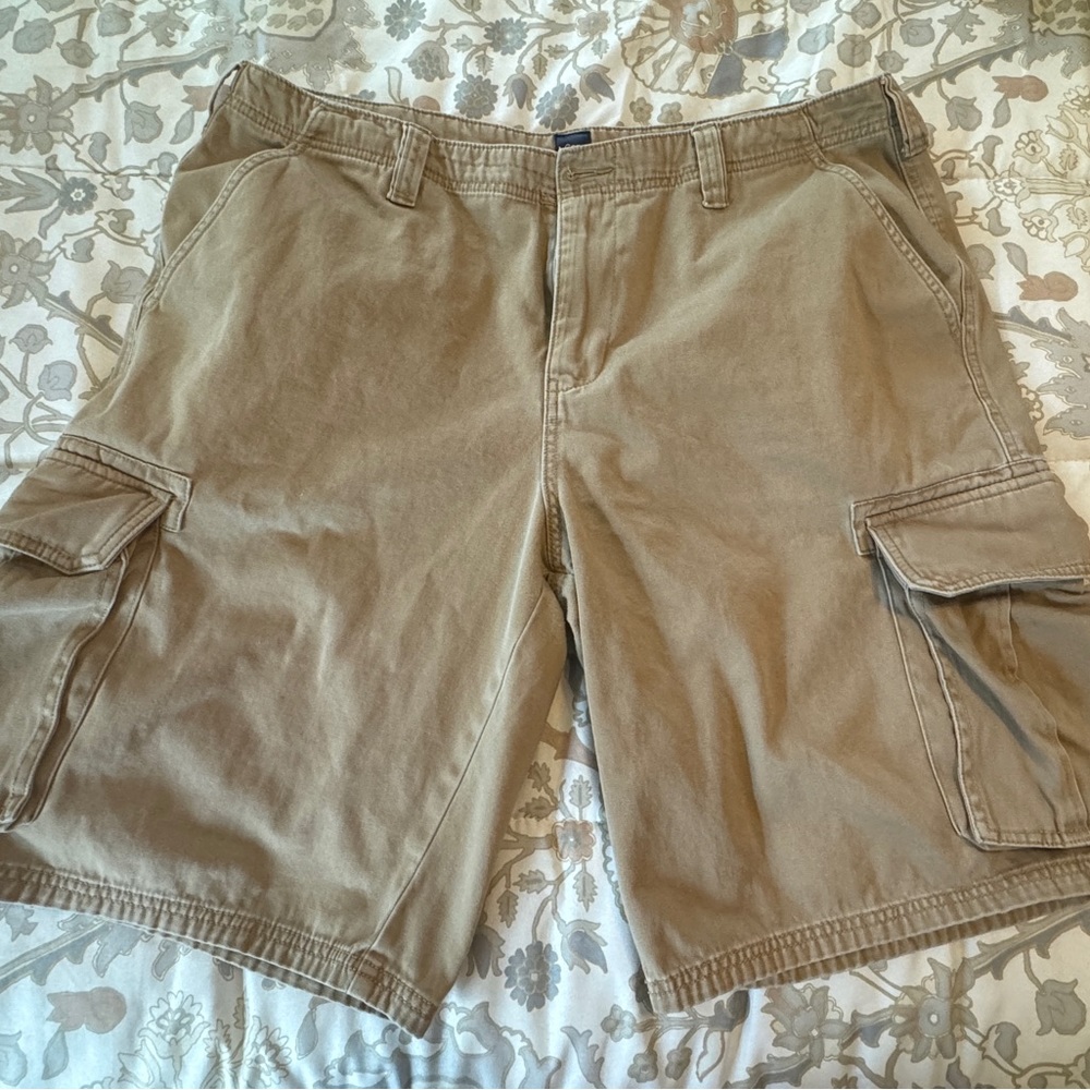 GAP Cargo Men's  Shorts  Size 40